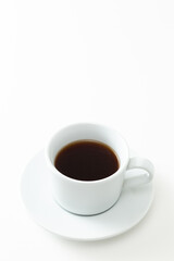 カップに入ったコーヒー　白バック