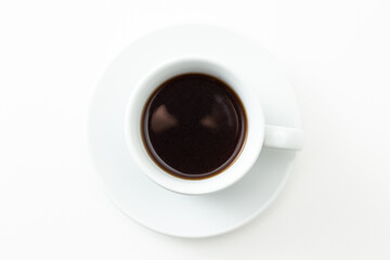 コーヒーカップに入ったコーヒー　白バック
