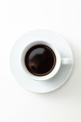 コーヒーカップに入ったコーヒー　白バック