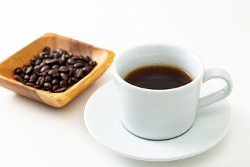 コーヒーとコーヒー豆　白バック