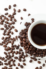 コーヒー豆とコーヒー　白バック