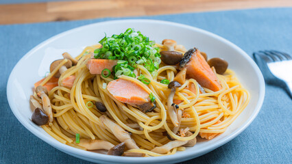鮭ときのこの和風パスタ