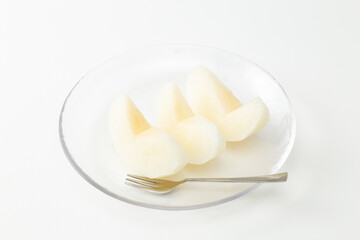 カットした梨　白バック