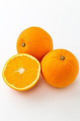 オレンジ　白バック