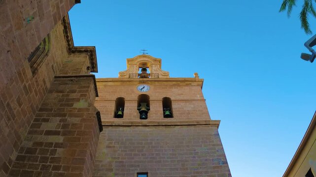 La Catedral de la Encarnaci&oacute;n de Almer&iacute;a es una catedral cat&oacute;lica romana de la ciudad, sede de la Di&oacute;cesis de Almer&iacute;a. Magn&iacute;fico ejemplo de arquitectura g&oacute;tica