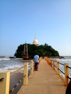 The Path to Paravi Dupatha Viharaya, an Island Temple in Matara, Sri Lanka
