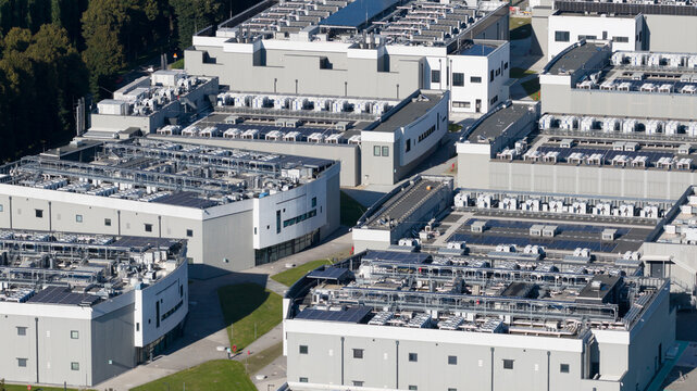 Milan data center 04, colocation and hosting. IT and data infrastructure.