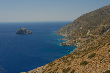 Fototapeta premium Blue mediterranean water and cliffs