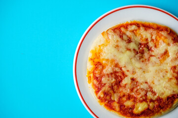 Italian Style Cheese and Tomato Margherita Pizza
