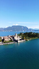 Obraz premium Scenic island castle on a lake