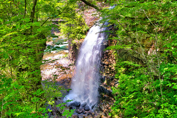 栃木県日光市　龍王峡を流れる鬼怒川と虹見の滝