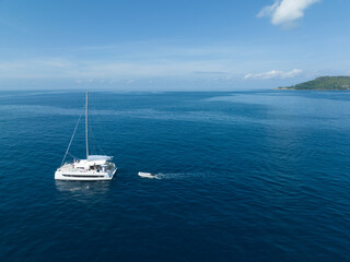 Aerial View, seychellen, Mahe, Port Glaud and Port launay Beach with sailingboat