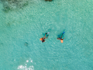 Aerial View, seychellen, Mahe, Port Glaud and Port launay Beach with divers