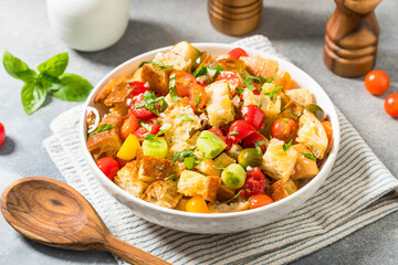 Homemade Classic Italian Panzanella Salad