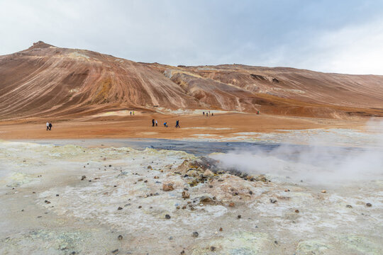 Zone g&eacute;othermale de Hverir, paysage irr&eacute;el digne d'une autre plan&egrave;te, dans le nord-est de l'Islande