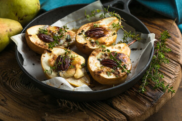 Baked Pear with Blue Cheese, Honey and Thyme – Gourmet Autumn Dessert
