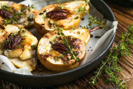 Baked Pear with Blue Cheese, Honey and Thyme &ndash; Gourmet Autumn Dessert