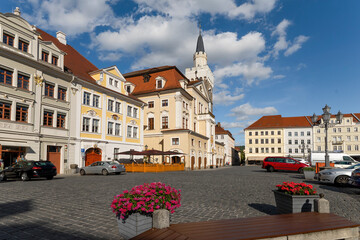 Obraz premium Löbau, Große historische Kreisstadt in der Oberlausitz, Sachsen. Rathaus am Marktplatz