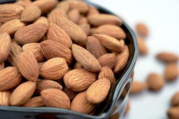 Almonds help lower cholesterol in the body and nourish the heart
