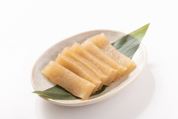 えごねり　いごねり（えご草を煮て溶かし、冷やし固めた）