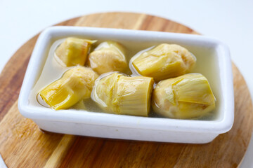 Artichoke hearts preserved in brine