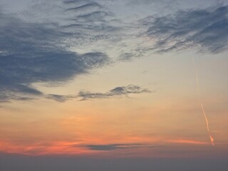 Summer nature, beautiful dawn sky and cloud background - 여름의 자연, 아름다운 새벽 하늘과 구름 배경