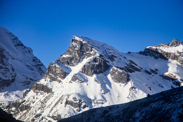 Snow Mountain View From Makalu