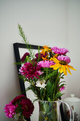 astry ,kwiaty,wazon,bukiet kwiatów 