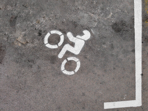Se&ntilde;alizaci&oacute;n de aparcamiento para motos