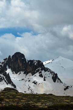 A snowy mountain range in the French Alps