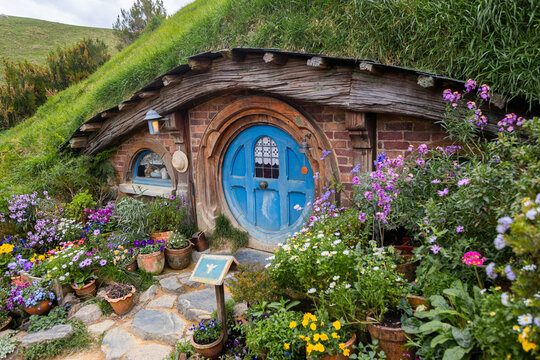 Hobbiton movie set bag end home vibrant garden