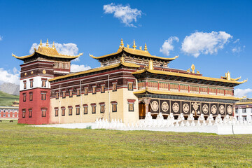 Obraz premium Muya Temple, Buddhist complex, Tagong (Lhagang), Garzê Tibetan Autonomous Prefecture, Sichuan, China