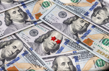 Star-eyed banknotes: symbol or provocation