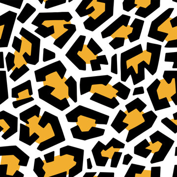 Geometric animal print. Seamless vector leopard skin pattern