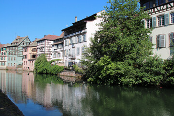 Obraz premium half-timbered houses and river ill in strasbourg in alsace in france 