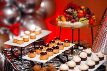 cupcakes with chocolate