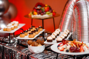 cupcakes with chocolate