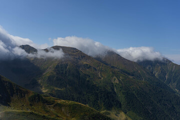 Fototapeta premium fagaras mountains ridge high mountain peaks on sunny day