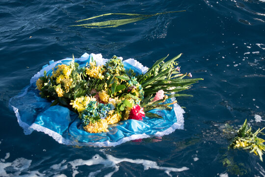 Iemanj&aacute; goddess Bahia Brazil culture Itacar&eacute; beach Afro Brazilian religion orix&aacute; sea spiritu
al celebration tradition