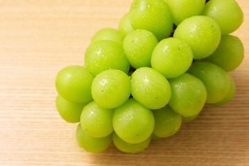 シャインマスカット　Shine Muscat (Green Seedless Grapes)