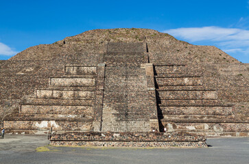 Ruins and pyramid of the Sun of Teotihuacan, Teotihuacan, Mexico