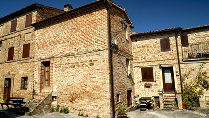 Il castello di Loretello, antica fortificazione del medio evo nelle Marche, Italia
