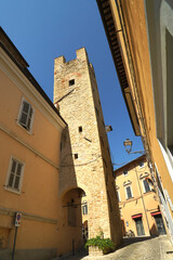 Il borgo medeievale fortifivicoli,coperticato di Arcevia,provincia di Ancona,Marche,Italia