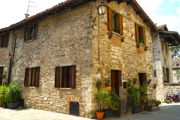La struttura medievale perfettamente conservata del borgo di Gubbio, Umbria, Italia
