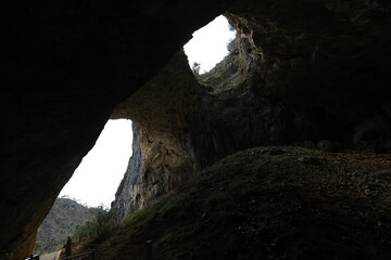 yarrangobilly caves, south glory cave, australia