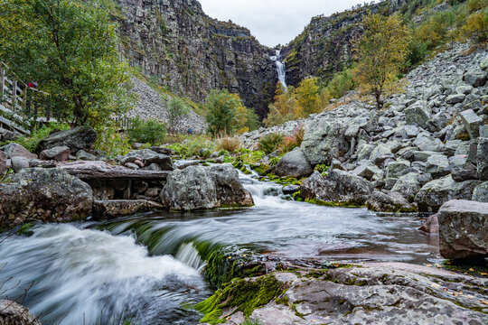 Njupesk&auml;r Wasserfall im Nationalpark Fulufj&auml;llet