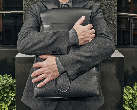 bag, man, holding, tight, pickpocket, theft