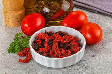 Sundried red tomatoes in the bowl