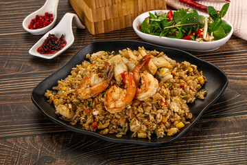 Vietnamese fried rice with prawn and squid Kom Ran