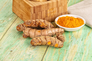 Fresh aroma tumeric roots heap